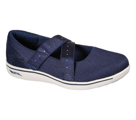 Skechers Arch Fit Uplift - Milestone Women's Trainers Navy | DYJR08569